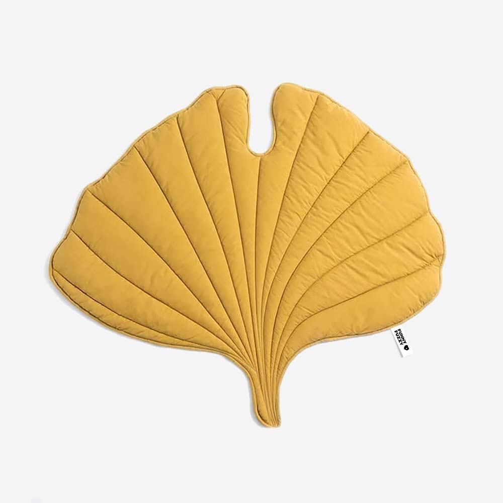 Versatile Leaf-Inspired Pet Mat