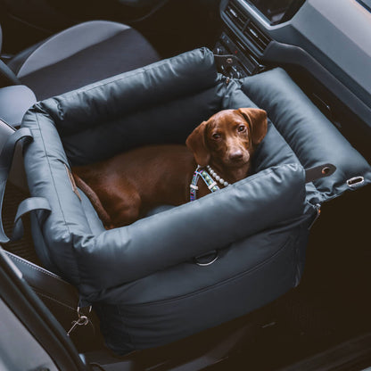 Siège auto pour chien en similicuir de luxe - Urban Voyager pour plus de confort et de sécurité