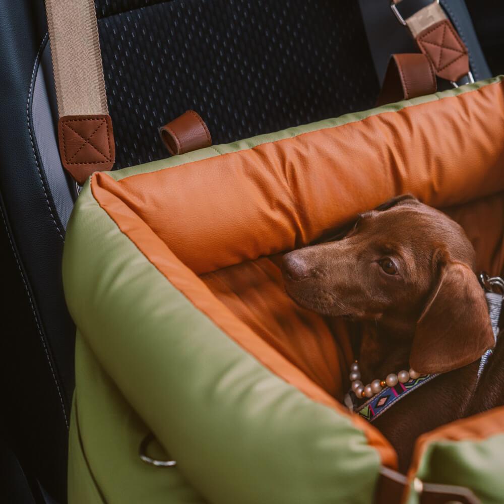 Siège auto pour chien en similicuir de luxe - Urban Voyager pour plus de confort et de sécurité