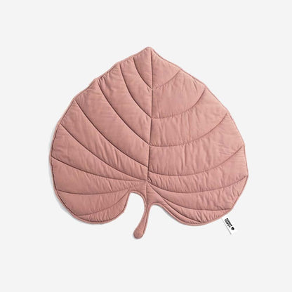 Versatile Leaf-Inspired Pet Mat