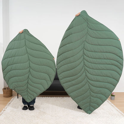 Versatile Leaf-Inspired Pet Mat